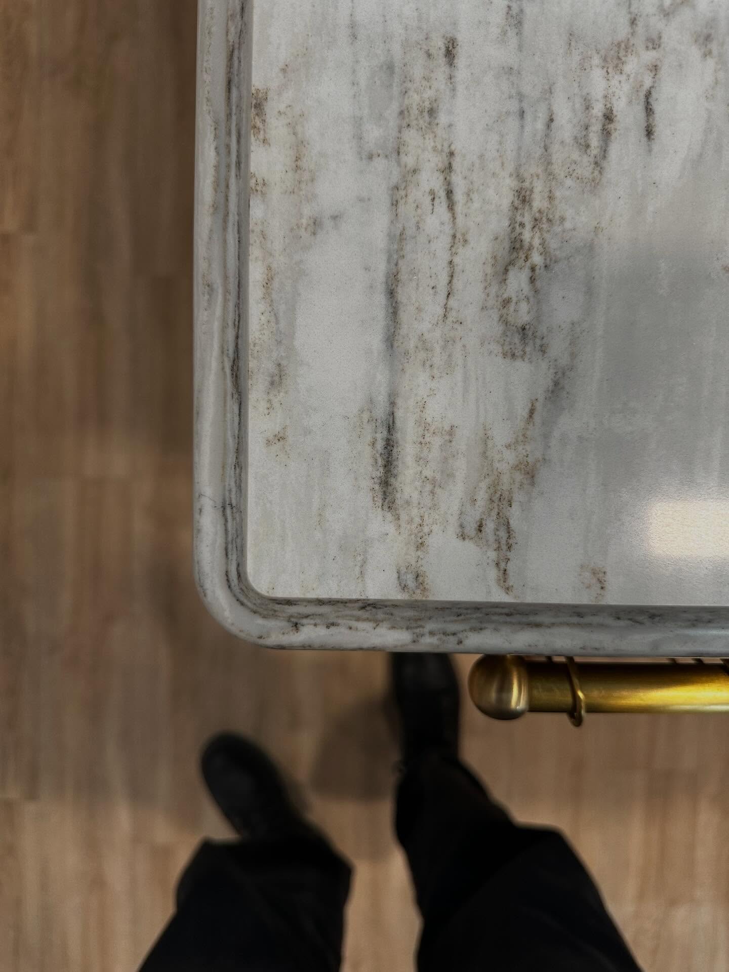 A closer look 👀

1. Quartz countertop radius edge with o-gee profile
2. Cutting board customized storage
3. Fluted sink skirt
4.  Fruit and veggie storage
5.  Unlacquered brass feet / fluted doors
6. Integrated flush receptacle (can you spot it?)

Save this post for future planning reference.