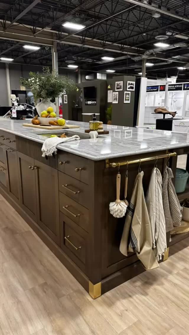 From fluted panels and doors to brass feet and accessories there are so many ‘little’ details that make this kitchen island so special.

Discover all the details in person at the London Ontario @lifestylehomeshow Saturday 10:00 to 7:30pm or Sunday 10:00am to 5:00pm. Can’t make the show but want a close up media tour? Comment below to let us know what you want to see more of.

#lifestylehomeshow #londonontario #brassaccessories #kitchenislandgoals #windmillcabinetshop #windmillcabinets