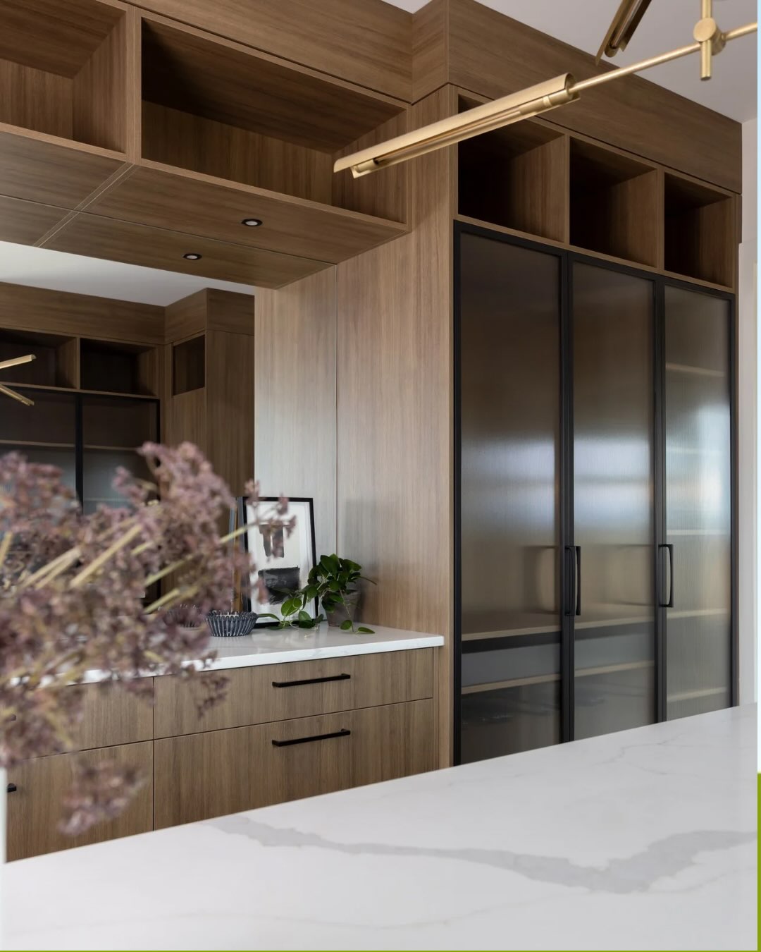 A walk in closet that would definitely fit all your clothes! 

Builder: @rumble_homes 
Interior Design: @jeannotvilarandadesignco 
Photography: @art_and_spaces 
Decorative Hardware: @topknobs 

#customcabinets #homeinspirations #walkincloset #southwesternontario #cabinetrydesign